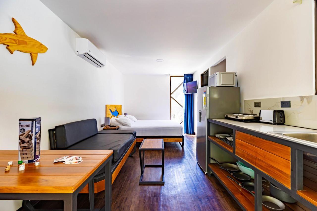 Shark Town Mal Pais Apartment Playa Santa Teresa  Exterior photo